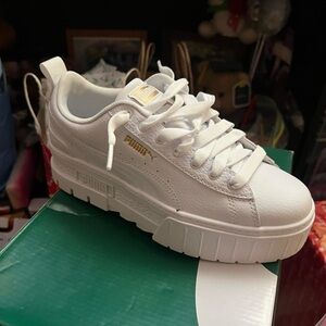 PUMA Mayze White Sneakers Size 6 Junior